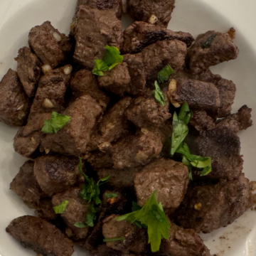 garlic-butter-steak-bites-recipes-easy-sirloin-steak-ribeye-steak-weeknight-dinner-quick